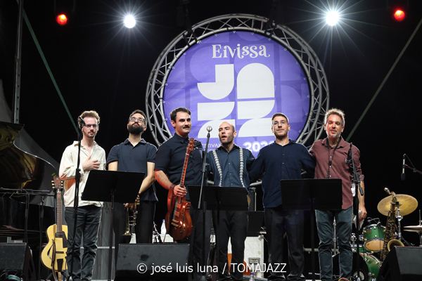 Antoni Marí Sextet (38 Eivissa Jazz Festival. 2026-09-04) Por José Luis Luna Rocafort [INSTANTZZ AKA Galería fotográfica AKA Fotoblog de jazz, impro… y algo más] - Tomajazz - Antoni Marí Sextet actuó en el 38 Eivissa Jazz Festival 2026. José Luis Luna Rocafort lo retrata en INSTANTZZ. Con Antoni Marí, Oriol Vallés, Gabriel Amargant, Guillaume Coulbois, Ot Granados, Rubén Bueno