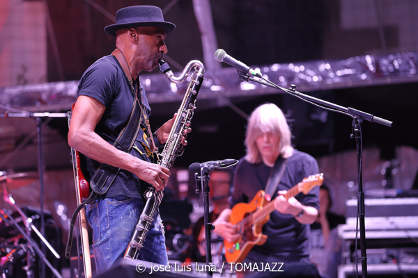 Marcus Miller: We Want Miles! (61 Jazzaldia 2026. Donosti. 2026-07-25) Por José Luis Luna Rocafort [INSTANTZZ AKA Galería fotográfica AKA Fotoblog de jazz, impro… y algo más] - Tomajazz - Marcus Miller: We Want Miles! actuó en el 61 Jazzaldia 2026. José Luis Luna Rocafort lo retrata en INSTANTZZ. Con Marcus Miller, Mike Stern, Bill Evans, Russell Gunn, Mino Cinelu, Brett Williams, Anwar Marshall