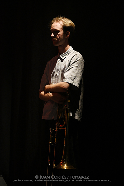 Jet Whistle (Les Émouvantes / CPBM, 2026-09-12 / Marseille -France-) [y 06] Por Joan Cortès [INSTANTZZ AKA Galería fotográfica AKA Fotoblog de jazz, impro… y algo más] - Tomajazz - El quinteto Jet Whistle actuó en Les Émouvantes en Marsella, Francia, el 12 de septiembre de 2026. Joan Cortès lo retrata en INSTANTZZ. Actuaron Fanny Martin, Jules Regard, Adlane Aliouche, Théo Fardèle, Sacha Souêtre 