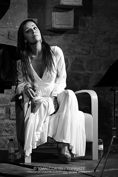 Verano Femenino 2026 (y II) Por Joan Cortès [INSTANTZZ AKA Galería fotográfica AKA Fotoblog de jazz, impro… y algo más] - Tomajazz - Segunda parte del especial Verano Femenino 2026 de JoSara Sánchez, Sophie Alour, Mariola Membrives, Núria Andorrà, Camille Maussion, Maïlys Marrone, Léa Ciechelski, Maria-Laura Baccarini, Sakina Abdou, Fanny Martin