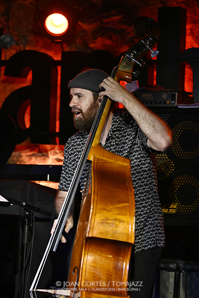 Emilio Solla & Antonio Lizana 4t (Jamboree, 2026-08-12 / Barcelona) Por Joan Cortès [INSTANTZZ AKA Galería fotográfica AKA Fotoblog de jazz, impro… y algo más] - Tomajazz - Emilio Solla & Antonio Lizana 4t actuaron en Jamboree, el 12 de agosto de 2026. Joan Cortès lo retrata en INSTANTZZ. Con