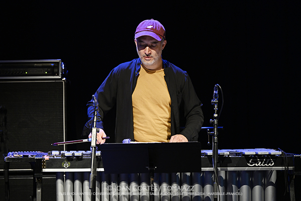Maussion & Tereygeol 4t «Abysskiss» (Les Émouvantes / CPBM, 2026-09-10 / Marseille) [01] Por Joan Cortès [INSTANTZZ AKA Galería fotográfica AKA Fotoblog de jazz, impro… y algo más] - Tomajazz - Maussion & Tereygeol 4t «Abysskiss» actuaron en el festival Les Émouvantes de Marsella el 10 de septiembre de 2026. Joan Cortès lo retrata en INSTANTZZ. Con Camille Maussion, Pierre Tereygeol, Victor Auffray, Ilya Amar