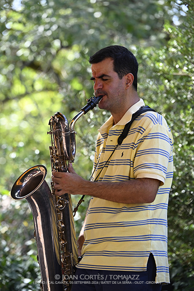 Tàlveg (Can Gavatx, 2026-09-05 / Batet de la Serra-Olot -Girona-) Por Joan Cortès [INSTANTZZ AKA Galería fotográfica AKA Fotoblog de jazz, impro… y algo más] - Tomajazz - Tàlveg actuó en Can Gavatx, Batet de la Serra-Olot -Girona-, el 5 de septiembre de 2026. Joan Cortès lo retrata en INSTANTZZ. Tàlveg son Marcel·lí Bayer, Ferran Fages, Oriol Roca