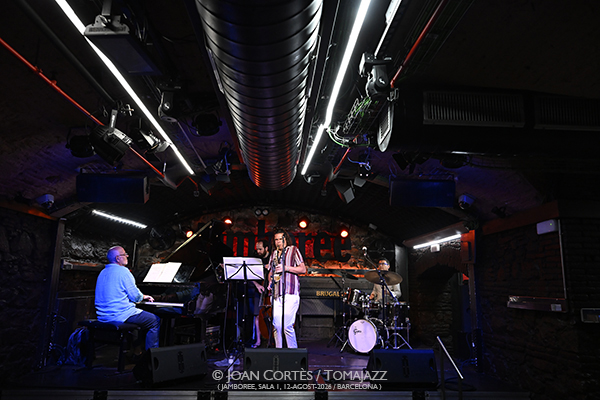 Emilio Solla & Antonio Lizana 4t (Jamboree, 2026-08-12 / Barcelona) Por Joan Cortès [INSTANTZZ AKA Galería fotográfica AKA Fotoblog de jazz, impro… y algo más] - Tomajazz - Emilio Solla & Antonio Lizana 4t actuaron en Jamboree, el 12 de agosto de 2026. Joan Cortès lo retrata en INSTANTZZ. Con