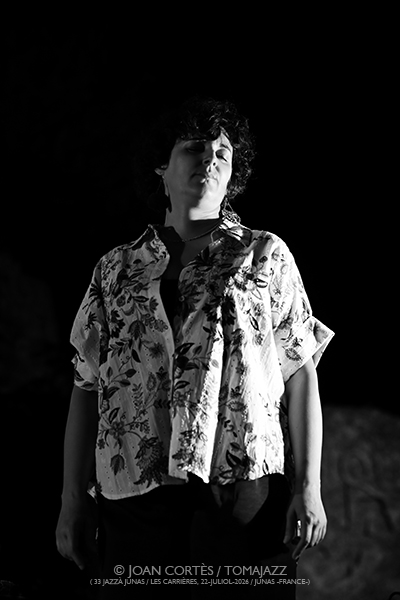 Verano Femenino 2026 (I) Por Joan Cortès [INSTANTZZ AKA Galería fotográfica AKA Fotoblog de jazz, impro… y algo más] - Tomajazz - Tras el final de cada estación, un clásico de Joan Cortès. En octubre es el turno de Verano Femenino 2026