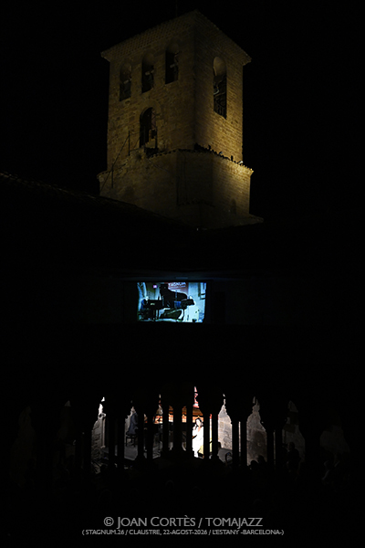 Mariola Membrives & Albert Bover (Stagnum.26 / Claustre, 2026-08-22 / L’Estany -Barcelona-) Por Joan Cortès [INSTANTZZ AKA Galería fotográfica AKA Fotoblog de jazz, impro… y algo más] - Tomajazz - Mariola Membrives & Albert Bover actuó en Stagnum.26 en L'Estany, Barcelona, el 22 de agosto de 2026. Joan Cortès lo retrata en INSTANTZZ