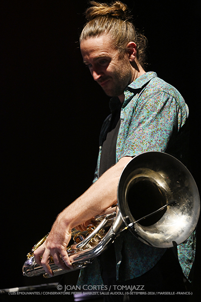 Maussion & Tereygeol 4t «Abysskiss» (Les Émouvantes / CPBM, 2026-09-10 / Marseille) [01] Por Joan Cortès [INSTANTZZ AKA Galería fotográfica AKA Fotoblog de jazz, impro… y algo más] - Tomajazz - Maussion & Tereygeol 4t «Abysskiss» actuaron en el festival Les Émouvantes de Marsella el 10 de septiembre de 2026. Joan Cortès lo retrata en INSTANTZZ. Con Camille Maussion, Pierre Tereygeol, Victor Auffray, Ilya Amar