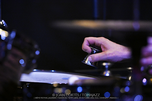 Darrifourcq-Hermia-Ceccaldi (38è Jazzèbre / Maison du Temps Libre, 2026-10-09 / Perpignan -France-) [1] Por Joan Cortès [INSTANTZZ AKA Galería fotográfica AKA Fotoblog de jazz, impro… y algo más] - Tomajazz - Darrifourcq-Hermia-Ceccaldi actuó en el 38è Jazzèbre 2026 en Perpignan -France-, el 9 de octubre de 2026. Joan Cortès lo retrata en INSTANTZZ. Con Sylvain Darrifourcq, Manuel Hermia, Valentin Ceccaldi 