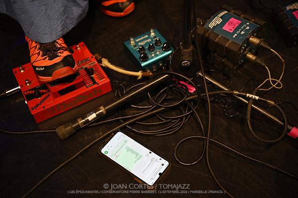 Jet Whistle (Les Émouvantes / CPBM, 2026-09-12 / Marseille -France-) [y 06] Por Joan Cortès [INSTANTZZ AKA Galería fotográfica AKA Fotoblog de jazz, impro… y algo más] - Tomajazz - El quinteto Jet Whistle actuó en Les Émouvantes en Marsella, Francia, el 12 de septiembre de 2026. Joan Cortès lo retrata en INSTANTZZ. Actuaron Fanny Martin, Jules Regard, Adlane Aliouche, Théo Fardèle, Sacha Souêtre 