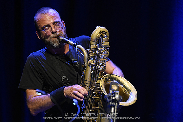 Journal Intime (Les Émouvantes / CPBM, 2026-09-12 / Marseille -France-) [05] Por Joan Cortès [INSTANTZZ AKA Galería fotográfica AKA Fotoblog de jazz, impro… y algo más] - Tomajazz - El proyecto Journal Intime participó en Les Émouvantes en Marsella, el 12 de septiembre de 2026. Joan Cortès lo retrata en INSTANTZZ . Actuaron Sylvain Bardiau, Fred Gastard, Matthias Mahler