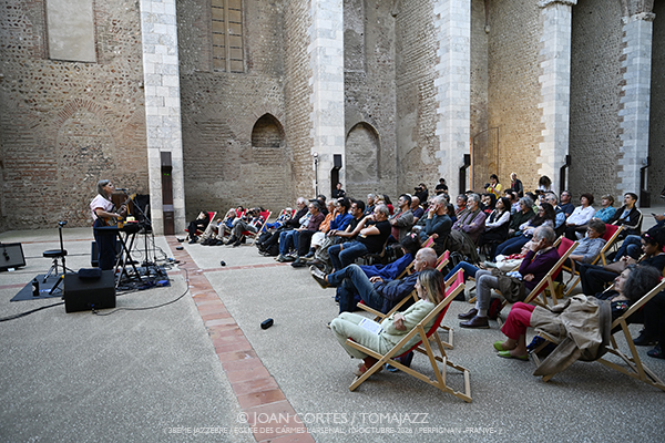 Tatiana Paris «Thalle» (38è Jazzèbre / Église de Carmes L’Arsenal, 2026-10-10 / Perpignan -France-) [2] Por Joan Cortès [INSTANTZZ AKA Galería fotográfica AKA Fotoblog de jazz, impro… y algo más] - Tomajazz - Tatiana Paris «Thalle» actuó en el 38è Jazzèbre 2026 en Perpignan, el 10 de octubre de 2026. Joan Cortès lo retrata en INSTANTZZ