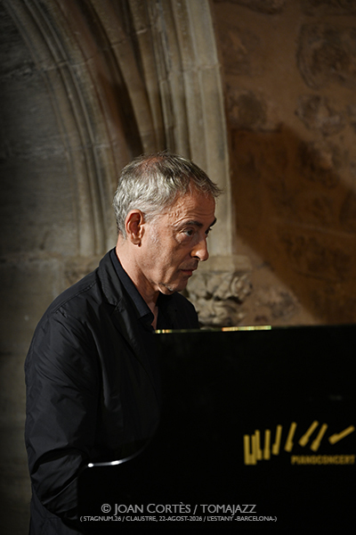 Mariola Membrives & Albert Bover (Stagnum.26 / Claustre, 2026-08-22 / L’Estany -Barcelona-) Por Joan Cortès [INSTANTZZ AKA Galería fotográfica AKA Fotoblog de jazz, impro… y algo más] - Tomajazz - Mariola Membrives & Albert Bover actuó en Stagnum.26 en L'Estany, Barcelona, el 22 de agosto de 2026. Joan Cortès lo retrata en INSTANTZZ