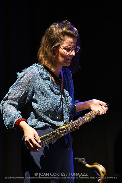 Maussion & Tereygeol 4t «Abysskiss» (Les Émouvantes / CPBM, 2026-09-10 / Marseille) [01] Por Joan Cortès [INSTANTZZ AKA Galería fotográfica AKA Fotoblog de jazz, impro… y algo más] - Tomajazz - Maussion & Tereygeol 4t «Abysskiss» actuaron en el festival Les Émouvantes de Marsella el 10 de septiembre de 2026. Joan Cortès lo retrata en INSTANTZZ. Con Camille Maussion, Pierre Tereygeol, Victor Auffray, Ilya Amar