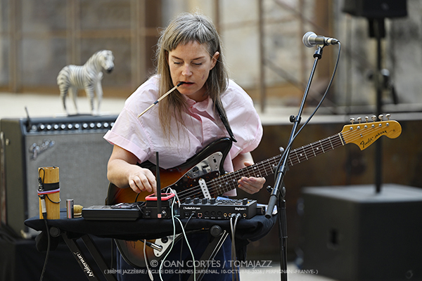 Tatiana Paris «Thalle» (38è Jazzèbre / Église de Carmes L’Arsenal, 2026-10-10 / Perpignan -France-) [2] Por Joan Cortès [INSTANTZZ AKA Galería fotográfica AKA Fotoblog de jazz, impro… y algo más] - Tomajazz - Tatiana Paris «Thalle» actuó en el 38è Jazzèbre 2026 en Perpignan, el 10 de octubre de 2026. Joan Cortès lo retrata en INSTANTZZ