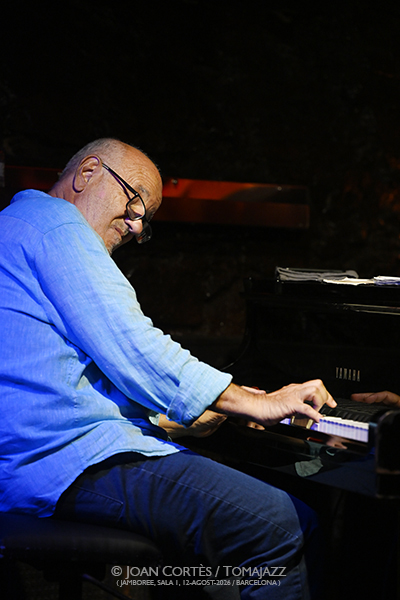 Emilio Solla & Antonio Lizana 4t (Jamboree, 2026-08-12 / Barcelona) Por Joan Cortès [INSTANTZZ AKA Galería fotográfica AKA Fotoblog de jazz, impro… y algo más] - Tomajazz - Emilio Solla & Antonio Lizana 4t actuaron en Jamboree, el 12 de agosto de 2026. Joan Cortès lo retrata en INSTANTZZ. Con