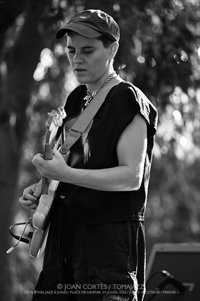 Verano Femenino 2026 (I) Por Joan Cortès [INSTANTZZ AKA Galería fotográfica AKA Fotoblog de jazz, impro… y algo más] - Tomajazz - Tras el final de cada estación, un clásico de Joan Cortès. En octubre es el turno de Verano Femenino 2026