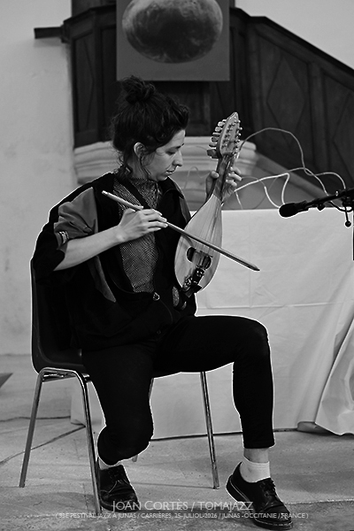 Verano Femenino 2026 (I) Por Joan Cortès [INSTANTZZ AKA Galería fotográfica AKA Fotoblog de jazz, impro… y algo más] - Tomajazz - Tras el final de cada estación, un clásico de Joan Cortès. En octubre es el turno de Verano Femenino 2026