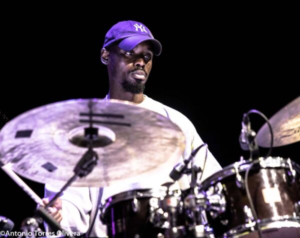Kris Davis Trío/ Isaiah Collier Quartet (49 Festival de Jazz de Vitoria-Gasteiz 2026. 2026-07-16 y 18) Por Antonio Torres y Pepe Mateos [Conciertos de Jazz] - Tomajazz - Kris Davis Trío / Isaiah Collier Quartet actuaron en el 49 Festival de Jazz de Vitoria-Gasteiz 2026. Antonio Torres y Pepe Mateos relatan y retratan los conciertos. Con Kris Davis, Robert Hurst, Johnathan Blake, Isaiah Collier, Conway Campbell, Davis Whitfield, Tim Regis