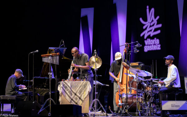 Kris Davis Trío/ Isaiah Collier Quartet (49 Festival de Jazz de Vitoria-Gasteiz 2026. 2026-07-16 y 18) Por Antonio Torres y Pepe Mateos [Conciertos de Jazz] - Tomajazz - Kris Davis Trío / Isaiah Collier Quartet actuaron en el 49 Festival de Jazz de Vitoria-Gasteiz 2026. Antonio Torres y Pepe Mateos relatan y retratan los conciertos. Con Kris Davis, Robert Hurst, Johnathan Blake, Isaiah Collier, Conway Campbell, Davis Whitfield, Tim Regis
