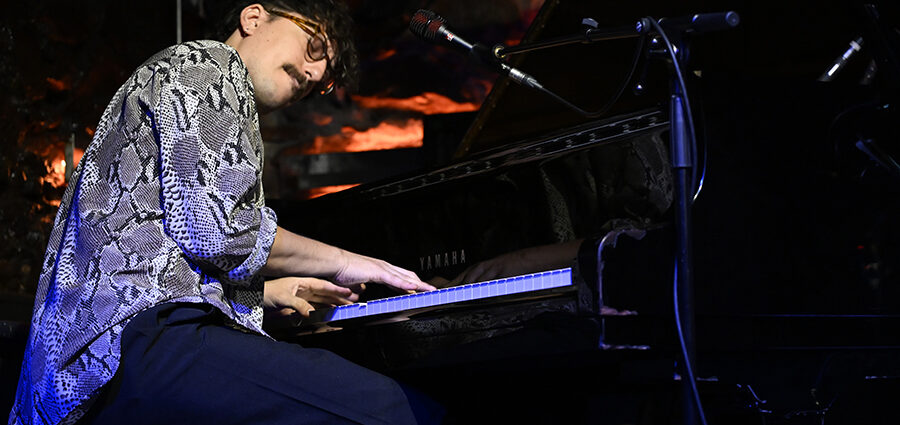 Hernán Jacinto “Gardel” (Jamboree, 2026-07-31 / Barcelona) Por Joan Cortès [INSTANTZZ AKA Galería fotográfica AKA Fotoblog de jazz, impro… y algo más] - Tomajazz - Hernán Jacinto “Gardel” actuó en Jamboree, Barcelona, el 31 de julio de 2026. Joan Cortès lo retrata en INSTANTZZ. Actuaron Hernán Jacinto, Flavio Romero, Fernando Moreno
