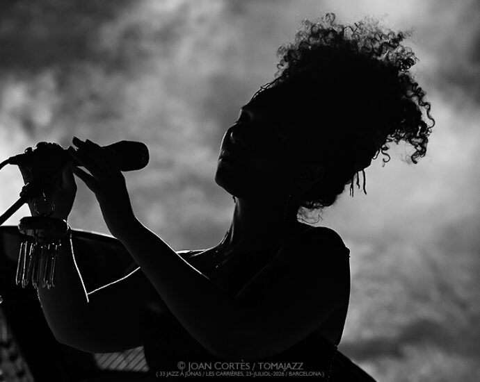 Verano Femenino 2026 (I) Por Joan Cortès [INSTANTZZ AKA Galería fotográfica AKA Fotoblog de jazz, impro… y algo más] - Tomajazz - Tras el final de cada estación, un clásico de Joan Cortès. En octubre es el turno de Verano Femenino 2026