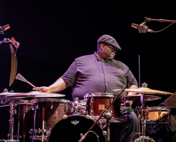 Kris Davis Trío/ Isaiah Collier Quartet (49 Festival de Jazz de Vitoria-Gasteiz 2026. 2026-07-16 y 18) Por Antonio Torres y Pepe Mateos [Conciertos de Jazz] - Tomajazz - Kris Davis Trío / Isaiah Collier Quartet actuaron en el 49 Festival de Jazz de Vitoria-Gasteiz 2026. Antonio Torres y Pepe Mateos relatan y retratan los conciertos. Con Kris Davis, Robert Hurst, Johnathan Blake, Isaiah Collier, Conway Campbell, Davis Whitfield, Tim Regis