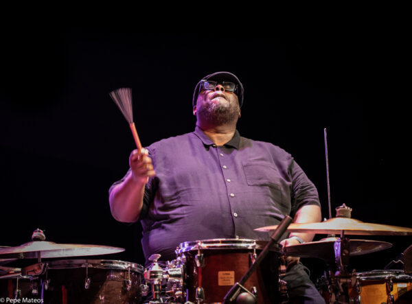 Kris Davis Trío/ Isaiah Collier Quartet (49 Festival de Jazz de Vitoria-Gasteiz 2026. 2026-07-16 y 18) Por Antonio Torres y Pepe Mateos [Conciertos de Jazz] - Tomajazz - Kris Davis Trío / Isaiah Collier Quartet actuaron en el 49 Festival de Jazz de Vitoria-Gasteiz 2026. Antonio Torres y Pepe Mateos relatan y retratan los conciertos. Con Kris Davis, Robert Hurst, Johnathan Blake, Isaiah Collier, Conway Campbell, Davis Whitfield, Tim Regis