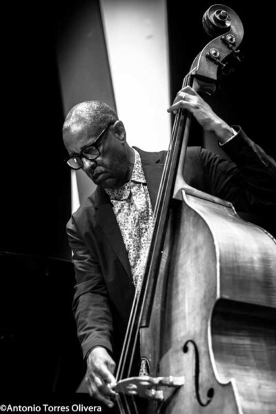 Kris Davis Trío/ Isaiah Collier Quartet (49 Festival de Jazz de Vitoria-Gasteiz 2026. 2026-07-16 y 18) Por Antonio Torres y Pepe Mateos [Conciertos de Jazz] - Tomajazz - Kris Davis Trío / Isaiah Collier Quartet actuaron en el 49 Festival de Jazz de Vitoria-Gasteiz 2026. Antonio Torres y Pepe Mateos relatan y retratan los conciertos. Con Kris Davis, Robert Hurst, Johnathan Blake, Isaiah Collier, Conway Campbell, Davis Whitfield, Tim Regis