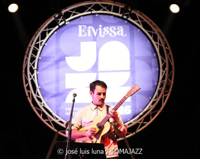 Antoni Marí Sextet (38 Eivissa Jazz Festival. 2026-09-04) Por José Luis Luna Rocafort [INSTANTZZ AKA Galería fotográfica AKA Fotoblog de jazz, impro… y algo más] - Tomajazz - Antoni Marí Sextet actuó en el 38 Eivissa Jazz Festival 2026. José Luis Luna Rocafort lo retrata en INSTANTZZ. Con Antoni Marí, Oriol Vallés, Gabriel Amargant, Guillaume Coulbois, Ot Granados, Rubén Bueno