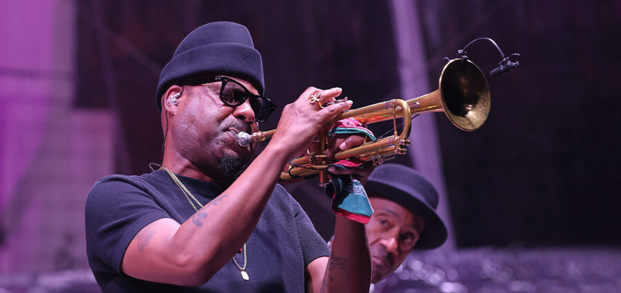 Marcus Miller: We Want Miles! (61 Jazzaldia 2026. Donosti. 2026-07-25) Por José Luis Luna Rocafort [INSTANTZZ AKA Galería fotográfica AKA Fotoblog de jazz, impro… y algo más] - Tomajazz - Marcus Miller: We Want Miles! actuó en el 61 Jazzaldia 2026. José Luis Luna Rocafort lo retrata en INSTANTZZ. Con Marcus Miller, Mike Stern, Bill Evans, Russell Gunn, Mino Cinelu, Brett Williams, Anwar Marshall
